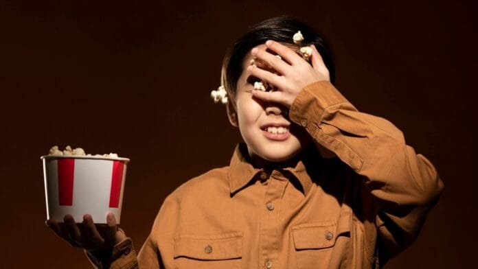 Ilustración de sitio web falso de streaming usado en estafas de phishing relacionadas con Wicked y Stranger Things 5