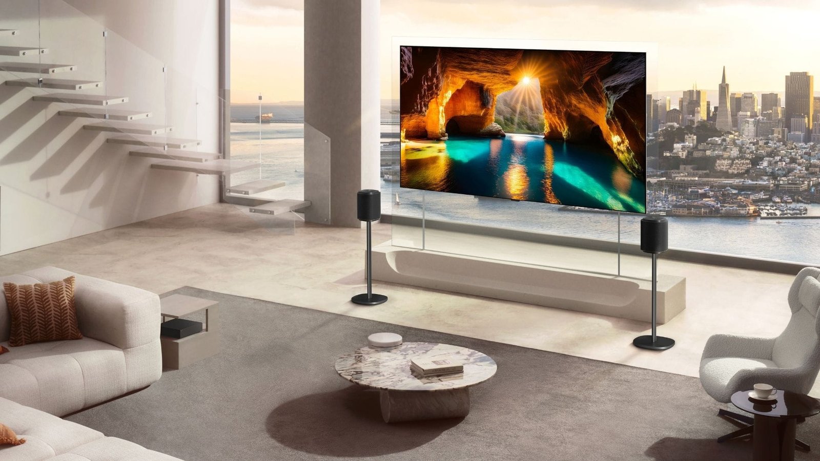 lg-oled-evo-w6-wallpaper-tv-diseno-delgado LG OLED evo W6 Wallpaper TV instalado en sala moderna mostrando diseño ultradelgado de 9mm