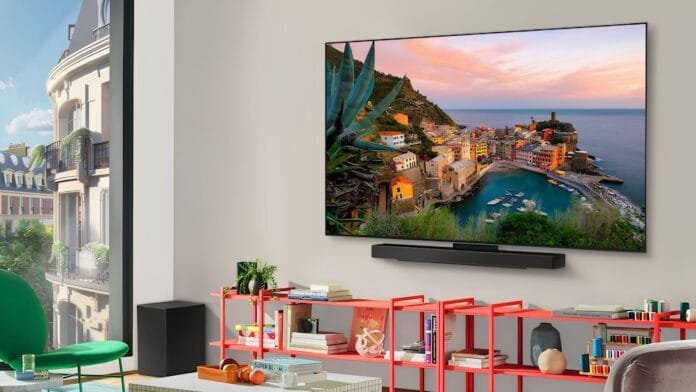 Televisor LG QNED con AI Sound Pro para escuchar diálogos claros en series y películas