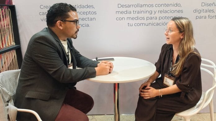 Martina Fontana de SimilarWeb en entrevista con MasterCrispi en el IAB Day Colombia 2026