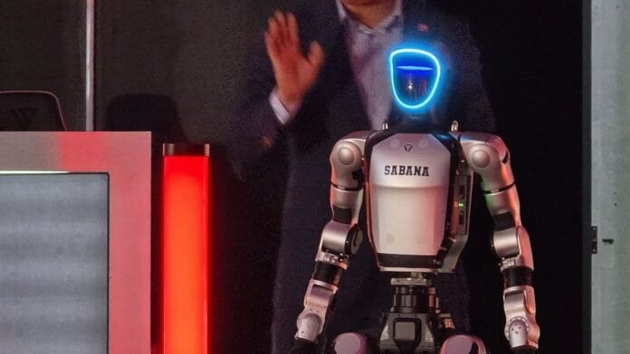 Evento de lanzamiento del programa de inteligencia artificial para colegios públicos de Claro Colombia 2026
