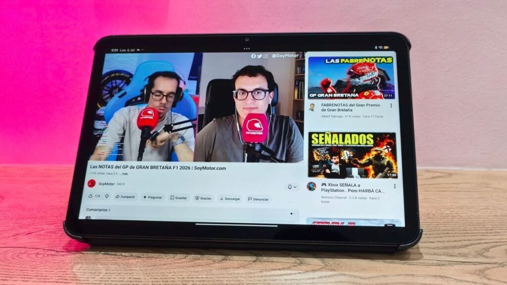 REDMI Pad 2 9.7 en Colombia: precio oficial, especificaciones, ficha técnica y análisis completo tras varias semanas de uso 4 REDMI Pad 2 9.7 reproduciendo YouTube en pantalla 2K a 120Hz — ideal para consumo multimedia