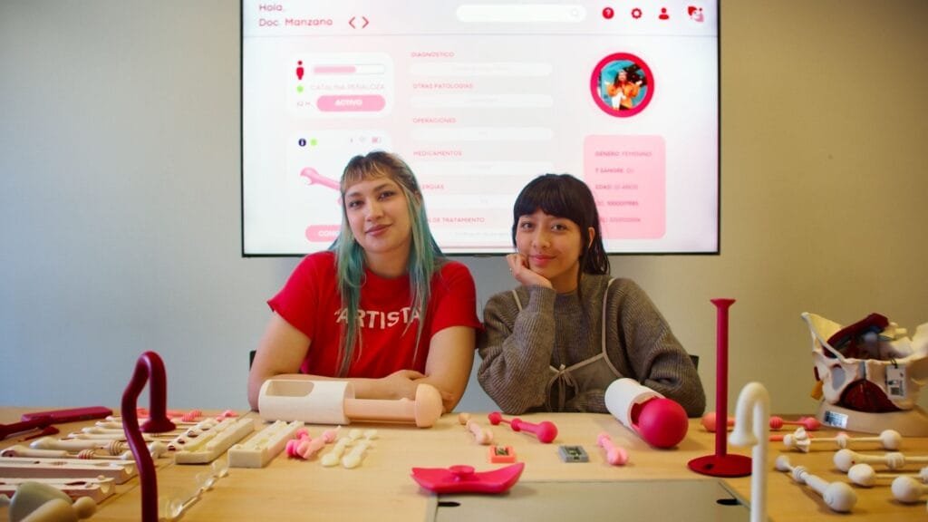Una javeriana ganó el James Dyson Award 2026 escaneando un brazo con el celular, y dos proyectos más avanzan a la final mundial 2 Catalina Peñaloza y Eliana Manzano, creadoras de EVVA, finalista del James Dyson Award Colombia 2026