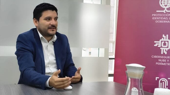 clm-15-anos-colombia-eddy-rojas Eddy Rojas, director comercial de CLM Latinoamérica, en el desayuno de prensa por los 15 años de CLM en Colombia