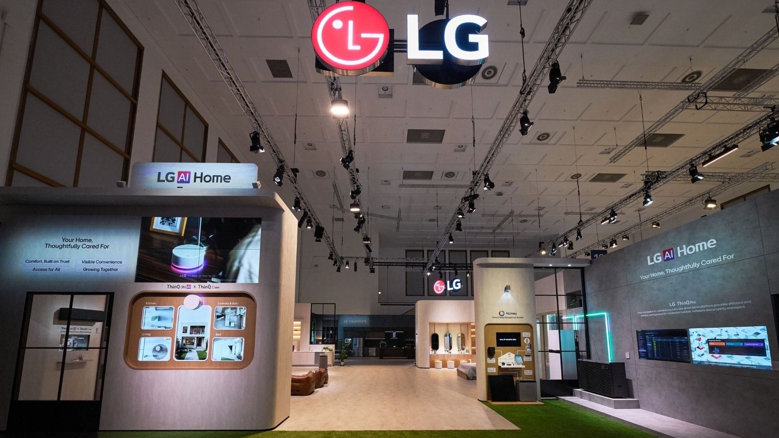 Stand de LG AI Home en IFA 2026 con la plataforma Homey