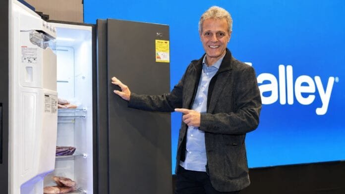 Nevecón Kalley 513 litros con MasterCrispi en el lanzamiento en Bogotá