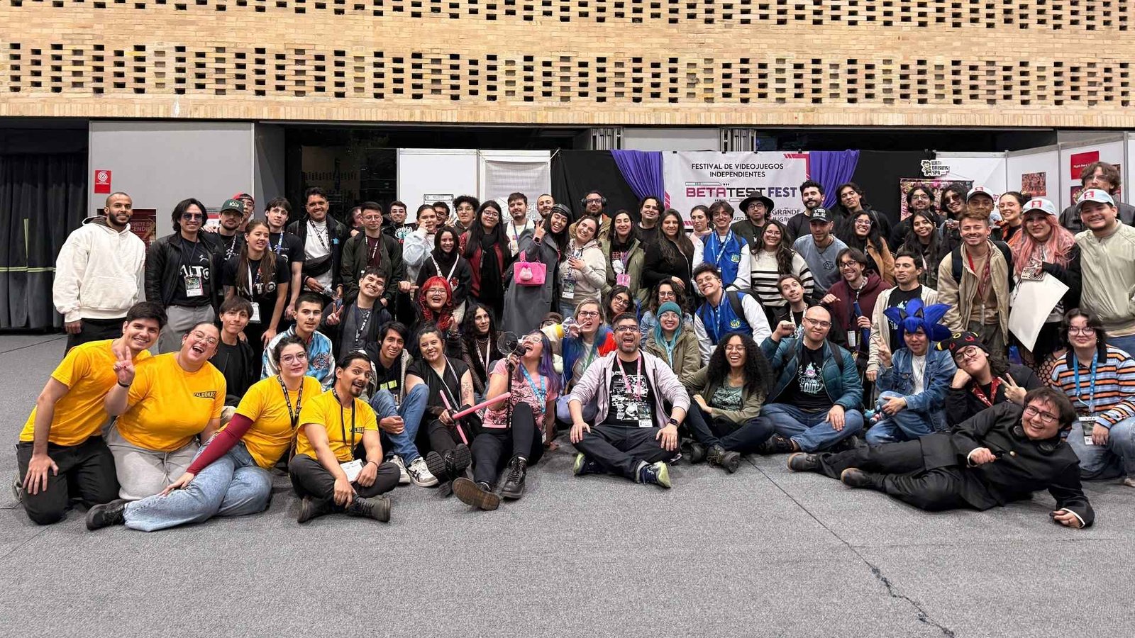 Equipos y visitantes del BETA TEST FEST 2026 en SOFA, el festival donde se eligieron los ganadores del voto del público